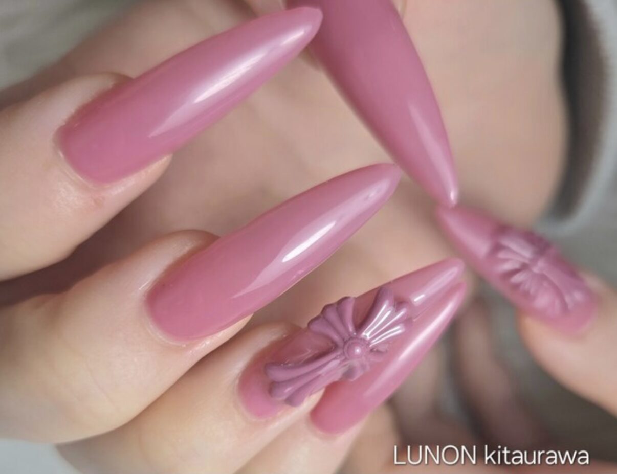 SNS で話題のクロムネイル!!