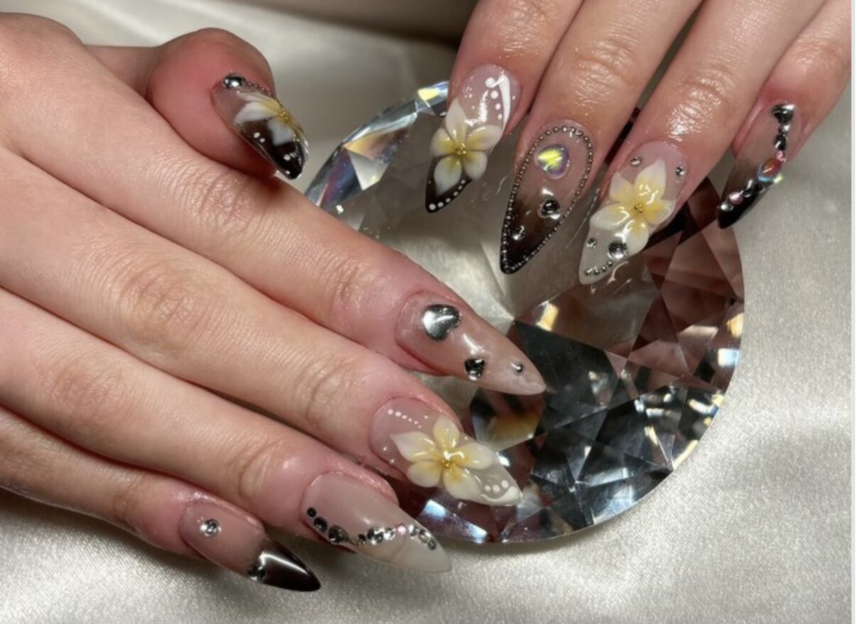 ハイビスカスネイル